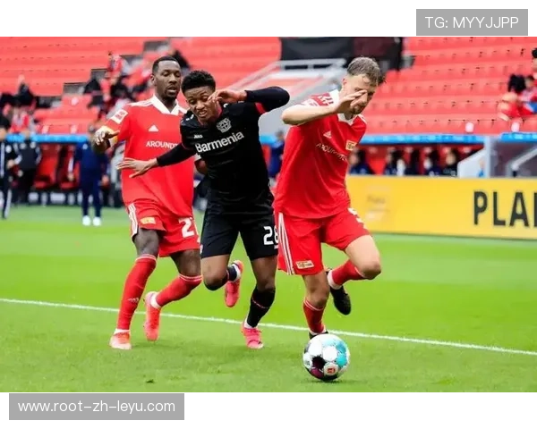 五大联赛0胜队伍减少，热那亚门兴获首胜。，热那亚主场